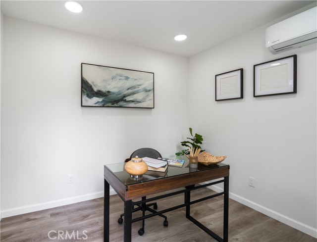 427 Stanford Road, Burbank CA: https://media.crmls.org/medias/d2a6eff8-be8b-4301-a4a0-c8da937e70a3.jpg