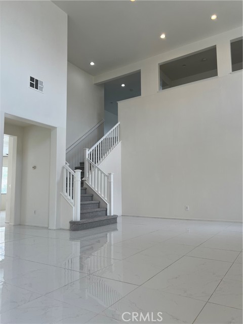 Detail Gallery Image 4 of 25 For 6552 Gold Dust St, Corona,  CA 92880 - 6 Beds | 3 Baths