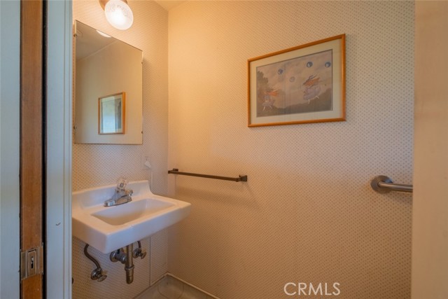 655 Fountain Springs Lane, Glendora CA: https://media.crmls.org/medias/d2a78b76-28a1-4f7f-b22a-2ee9b7d7c0c3.jpg