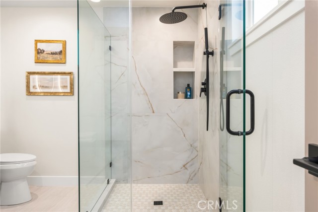 9802 Effingham Drive, Huntington Beach CA: https://media.crmls.org/medias/d2a82daf-a09f-4159-9c8a-9ad43bf3ee1c.jpg