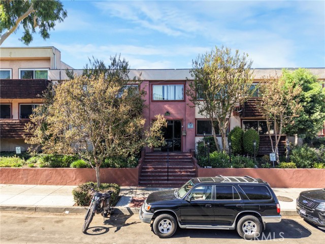 5403 Newcastle Avenue photo 5
