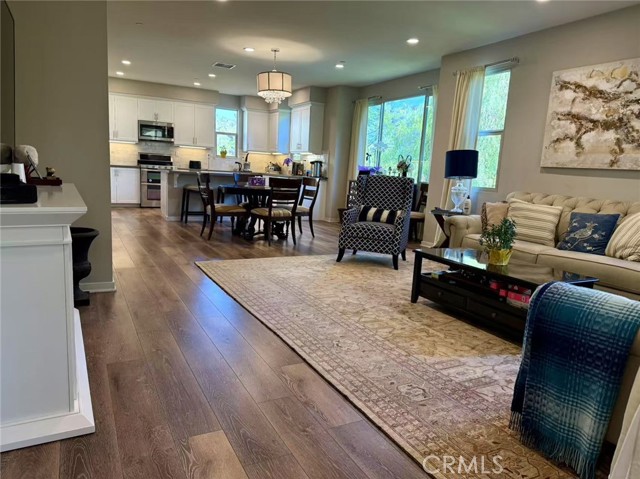 Detail Gallery Image 2 of 11 For 21452 Dahlia Ct, Rancho Santa Margarita,  CA 92679 - 4 Beds | 3/1 Baths