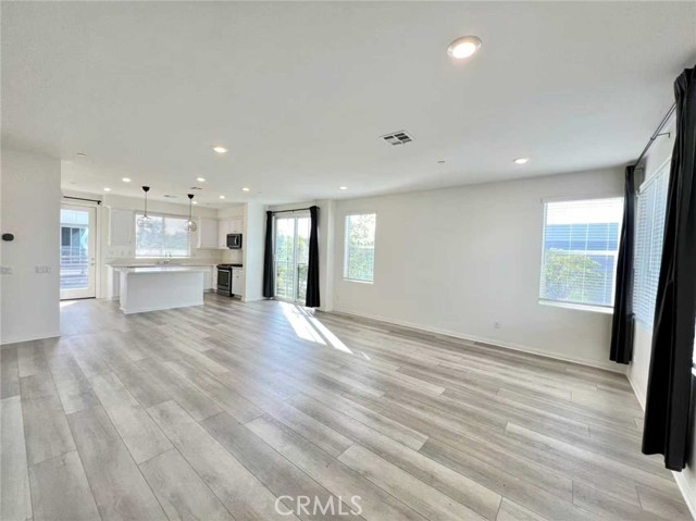 229 Steely, Irvine CA: https://media.crmls.org/medias/d2a94ee3-19f7-44fb-b2f1-28b76dbdee4c.jpg