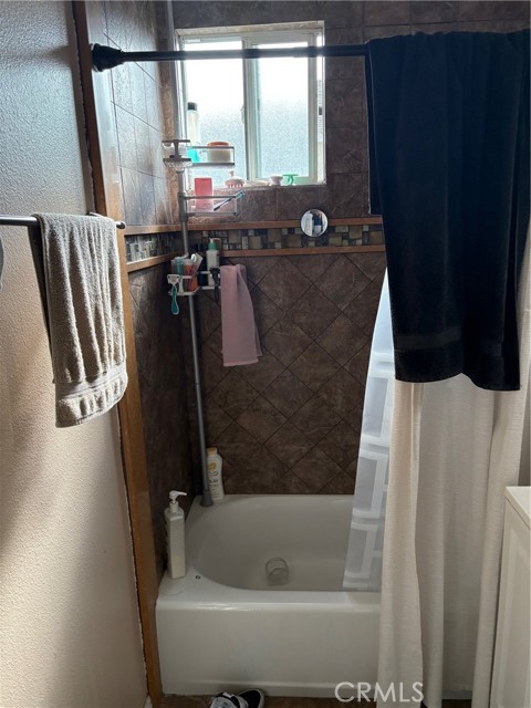 Detail Gallery Image 7 of 34 For 2911 Baltic, Long Beach,  CA 90810 - 3 Beds | 1 Baths