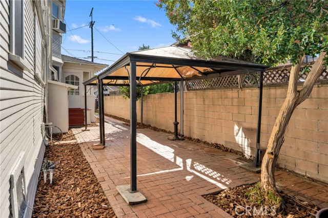225 N Avenue 57, Los Angeles CA: https://media.crmls.org/medias/d2a9ff7e-4e67-4f2f-b3c9-adbb61a97539.jpg