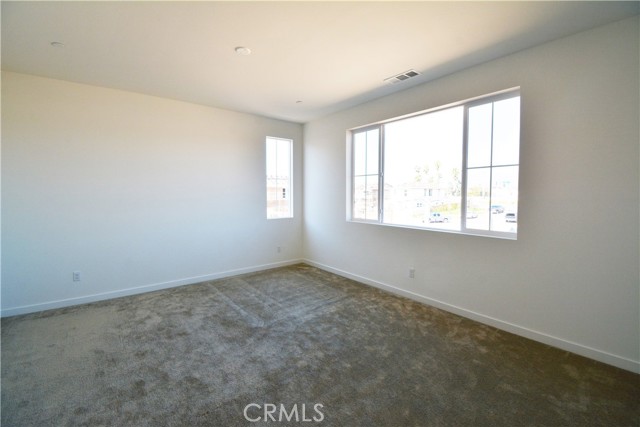 2553 E Kiwi Ct, Ontario CA: https://media.crmls.org/medias/d2aa0bb2-b3c2-48f0-a0f5-311b5c323df9.jpg