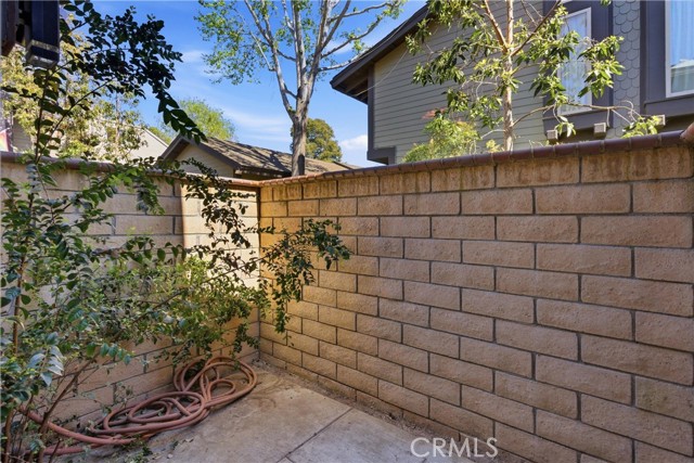 Detail Gallery Image 17 of 41 For 1095 Mesa Bluff, Costa Mesa,  CA 92627 - 2 Beds | 2/1 Baths