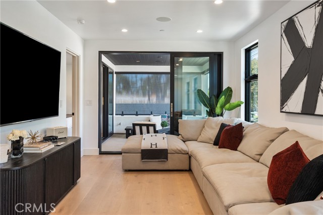 Detail Gallery Image 9 of 32 For 521 1/2 Iris, Corona Del Mar,  CA 92625 - 2 Beds | 2/1 Baths