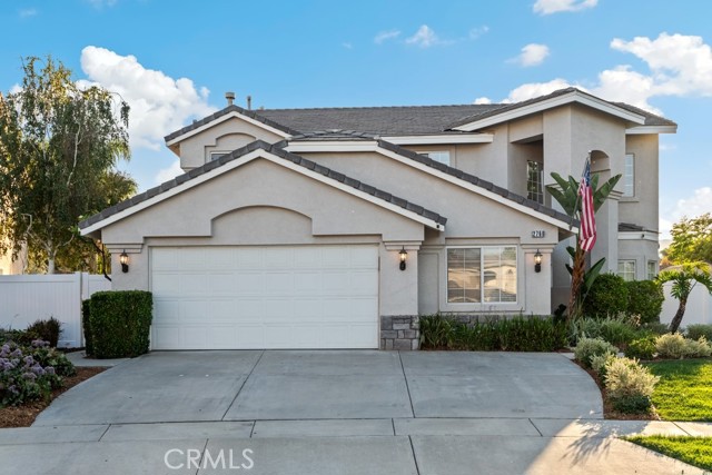 Detail Gallery Image 2 of 51 For 2760 Maxine Cir, Corona,  CA 92882 - 4 Beds | 3 Baths