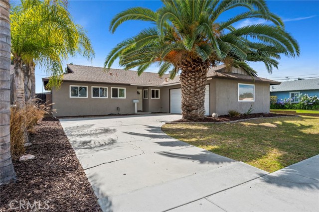 15171 Nottingham Ln, Huntington Beach, CA 92647