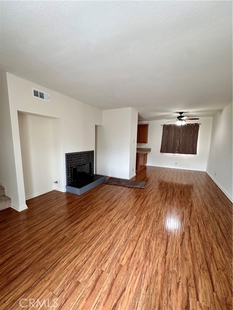 Detail Gallery Image 5 of 13 For 13901 Olive View Ln #40,  Sylmar,  CA 91342 - 3 Beds | 2 Baths