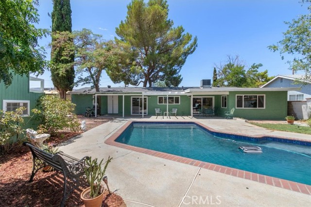 4817 Quartz Hill Rd, Quartz Hill CA: https://media.crmls.org/medias/d2adb048-818f-4425-9510-a3ab5c390897.jpg