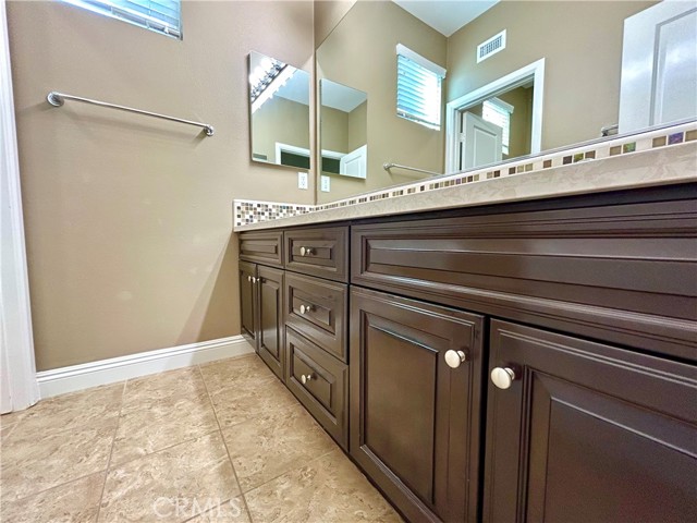 Detail Gallery Image 15 of 33 For 137 Carrotwood, Irvine,  CA 92618 - 4 Beds | 3/1 Baths