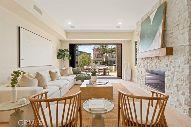 506 12th, Huntington Beach CA: https://media.crmls.org/medias/d2ae759a-a9de-41bf-9d7c-4be563ae89ee.jpg