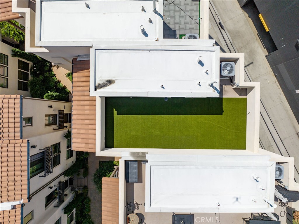https://media.crmls.org/medias/d2ae8d70-2b78-4043-87f7-58ce72246662.jpg?preset=X-Large