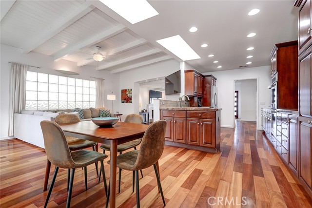 527 24th Street, Manhattan Beach, California 90266, 4 Bedrooms Bedrooms, ,2 BathroomsBathrooms,Residential,Sold,24th,SB23090916