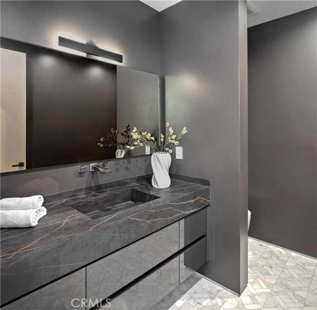 3670 Buena Park Drive, Studio City CA: https://media.crmls.org/medias/d2af611c-e9ab-4e1f-9f16-985feb5dd054.jpg