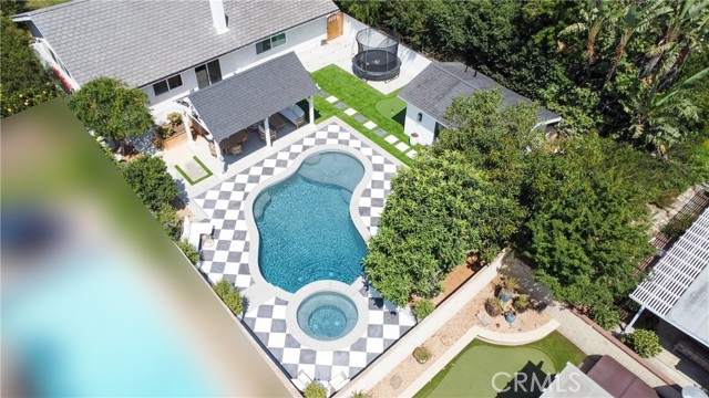 13822 Henstridge Circle, Tustin CA: https://media.crmls.org/medias/d2b086ae-73d9-4e98-b545-5457219c160c.jpg