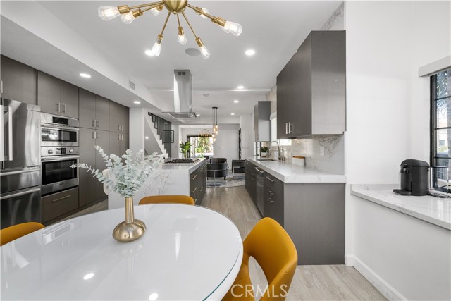 Detail Gallery Image 7 of 27 For 122 21st, Huntington Beach,  CA 92648 - 3 Beds | 4/1 Baths