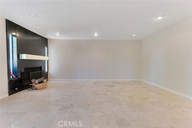 Detail Gallery Image 10 of 46 For 22781 Macfarlane Dr, Woodland Hills,  CA 91364 - 3 Beds | 3/1 Baths