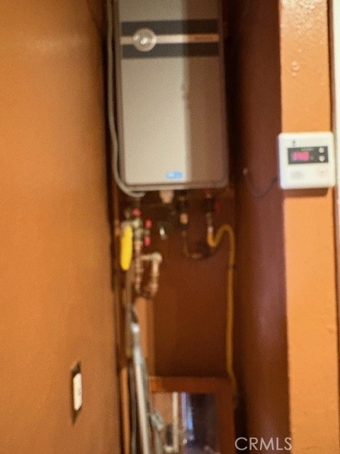 Detail Gallery Image 10 of 11 For 4238 La Salle, Los Angeles,  CA 90062 - – Beds | – Baths