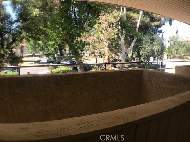 https://media.crmls.org/medias/d2b16b5a-f61d-44a7-ad02-d0d1218a3fc5.jpg?preset=X-Large