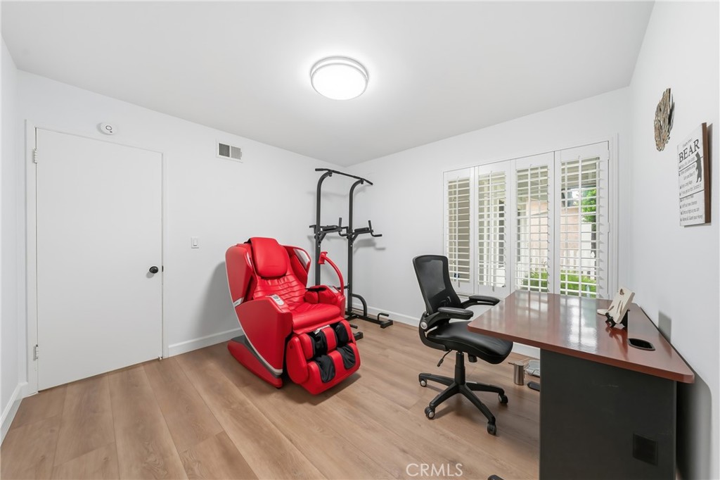 MLS #WS26099212 image #15