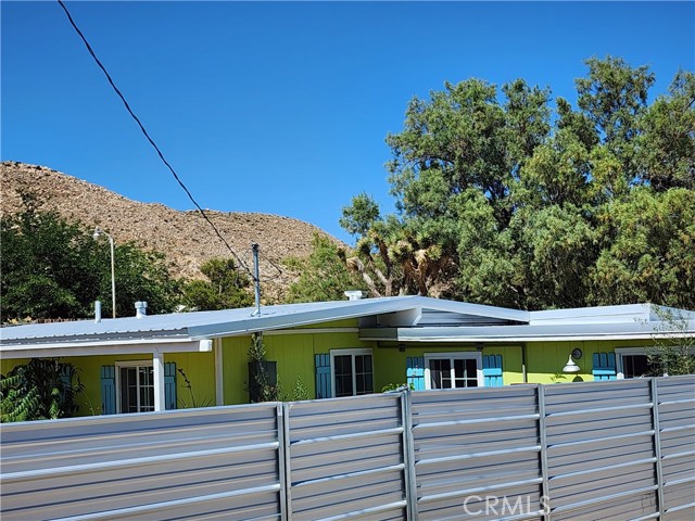 Detail Gallery Image 4 of 24 For 6959 Pawnee Ave, Yucca Valley,  CA 92284 - 2 Beds | 1 Baths