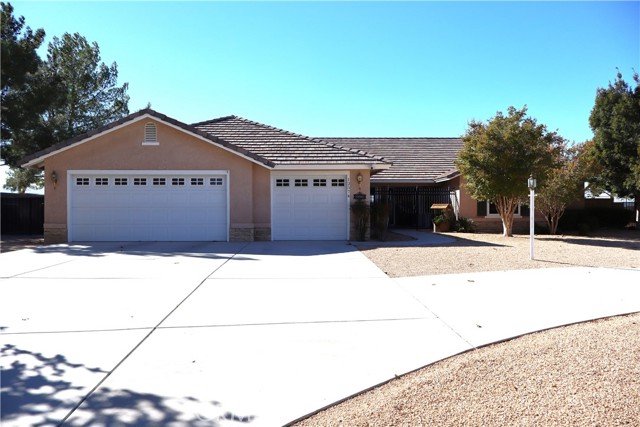 Detail Gallery Image 2 of 74 For 12574 Skyline Ranch Ct, Apple Valley,  CA 92308 - 5 Beds | 4 Baths