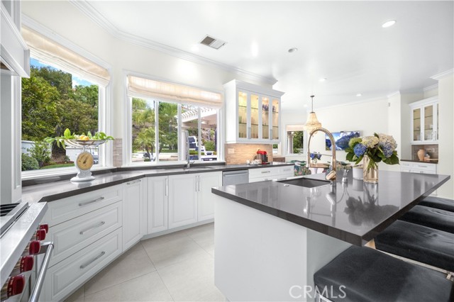 5366 Collingwood Circle, Calabasas CA: https://media.crmls.org/medias/d2b3b95c-7fc4-4721-92d4-2343f86fe3a1.jpg