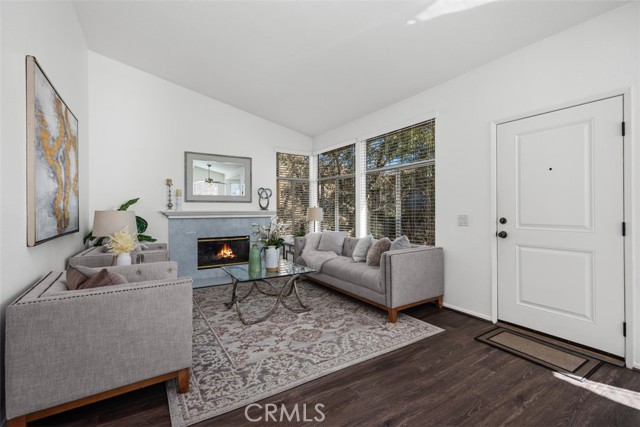 Detail Gallery Image 4 of 52 For 19431 14h Rue De Valore, Lake Forest,  CA 92610 - 2 Beds | 2 Baths