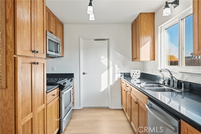 MLS #OC25265384 image #7