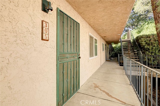 Detail Gallery Image 2 of 26 For 2940 N Verdugo Rd #305,  Glendale,  CA 91208 - 2 Beds | 2 Baths