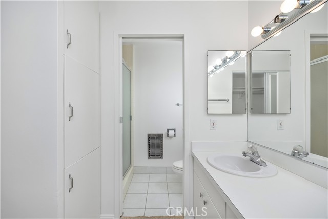 5400 The Toledo, Long Beach CA: https://media.crmls.org/medias/d2b55517-2f3b-4510-a07c-d4ce8d0bad64.jpg