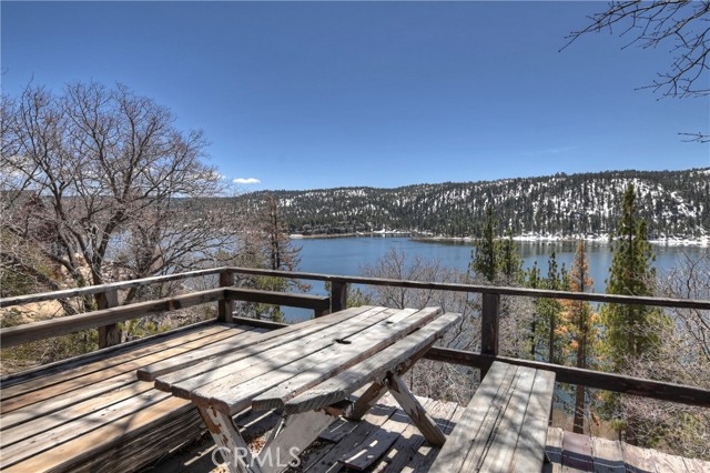 Detail Gallery Image 3 of 46 For 239 Big Bear Tract a,  Fawnskin,  CA 92333 - 1 Beds | 1 Baths