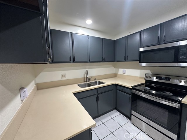 Detail Gallery Image 5 of 14 For 22800 Hilton Head #304,  Diamond Bar,  CA 91765 - 2 Beds | 2 Baths