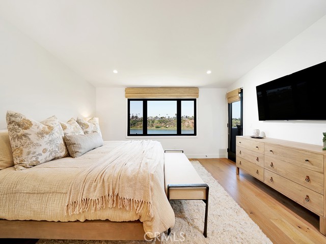 Detail Gallery Image 12 of 30 For 305 Avenida Cerritos, Newport Beach,  CA 92660 - 3 Beds | 2/1 Baths