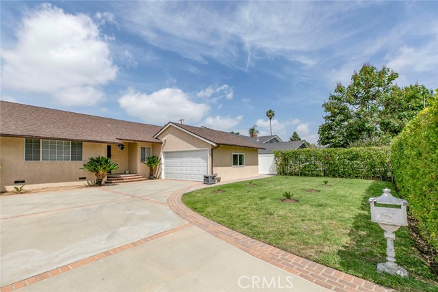 10019 Norwich Avenue, Mission Hills (San Fernando) CA: https://media.crmls.org/medias/d2b6ef68-7c9f-43e9-81f8-ffc3811d303b.jpg
