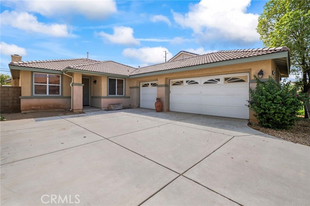 Detail Gallery Image 2 of 38 For 29164 Paperflower Ln, Menifee,  CA 92584 - 4 Beds | 2 Baths