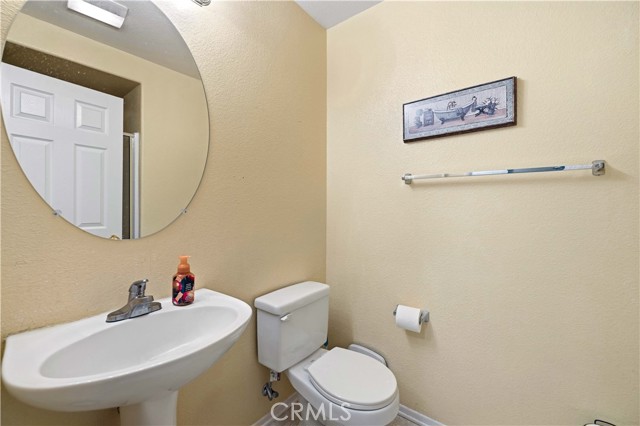 Detail Gallery Image 11 of 43 For 1549 Thomas Dr, Lancaster,  CA 93535 - 4 Beds | 3 Baths