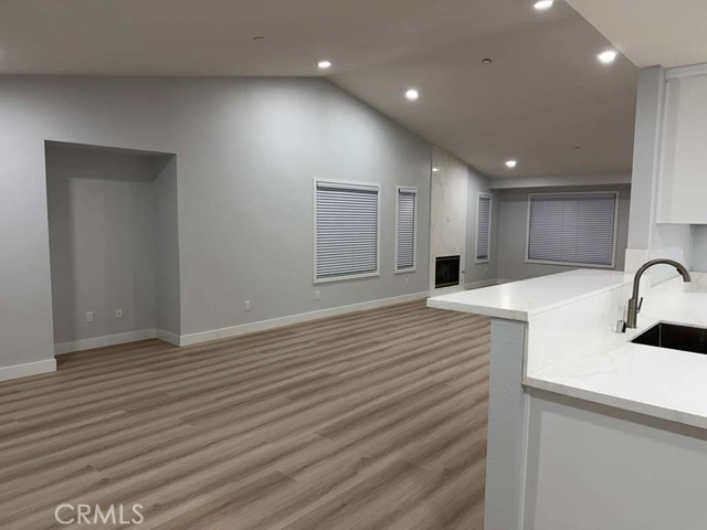 Detail Gallery Image 4 of 24 For 9135 Boxwood Ave, Fontana,  CA 92335 - 4 Beds | 3 Baths