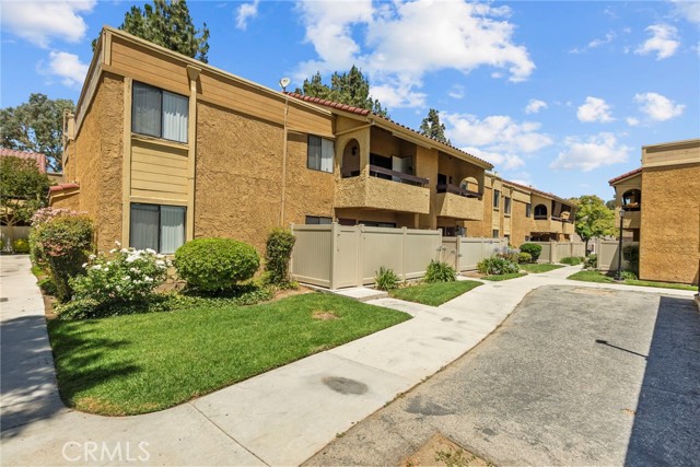 18750 Mandan Street, Canyon Country CA: https://media.crmls.org/medias/d2b9ab86-4940-491c-a505-e4ff218568dc.jpg
