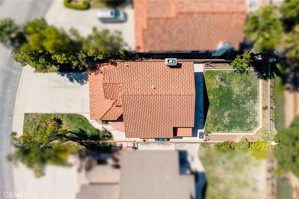 https://media.crmls.org/medias/d2bb9c43-7cad-491b-bc2a-19a03aaab8cc.jpg?preset=X-Large