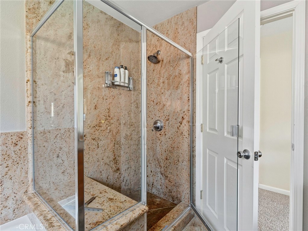 https://media.crmls.org/medias/d2bc239b-7025-4134-8812-037d93b2fbeb.jpg?preset=X-Large