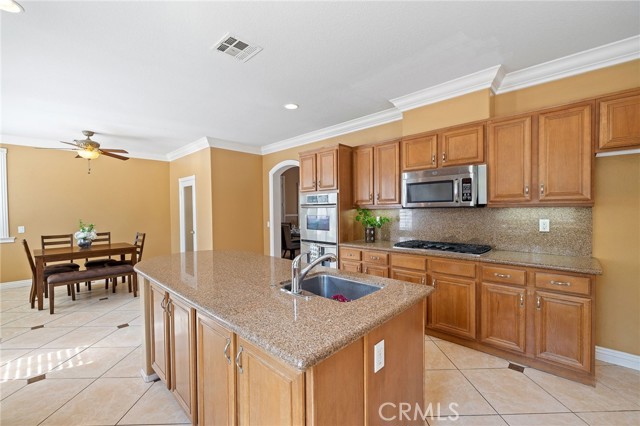 2394 Old Heritage Road, Riverside CA: https://media.crmls.org/medias/d2be0ac6-0962-4024-b8ba-fecdeadc3e7b.jpg