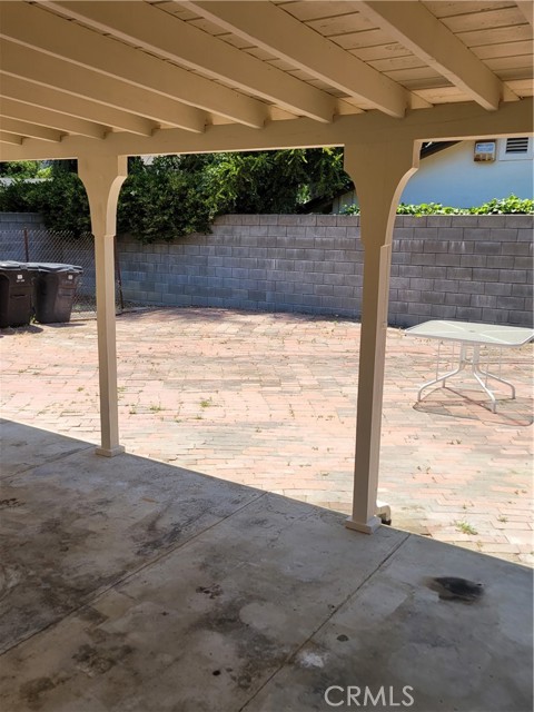 21205 Lopez Street, Woodland Hills CA: https://media.crmls.org/medias/d2be1fd9-7ff4-4d44-aa7e-9cbc0d8bf7f3.jpg