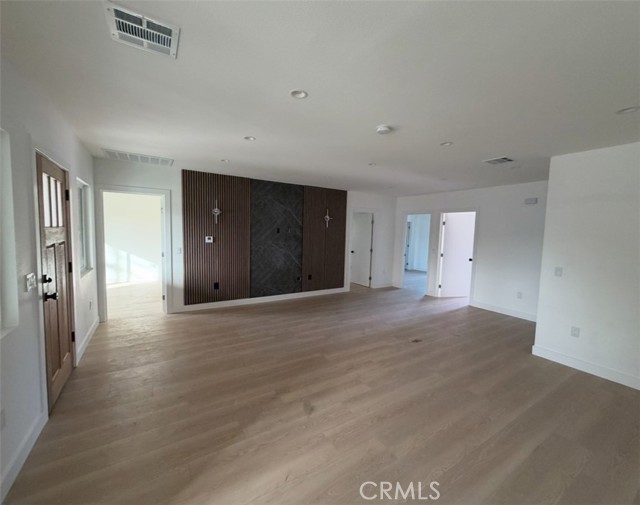 Detail Gallery Image 6 of 14 For 9326 Holmes Ave, Los Angeles,  CA 90002 - 4 Beds | 3 Baths