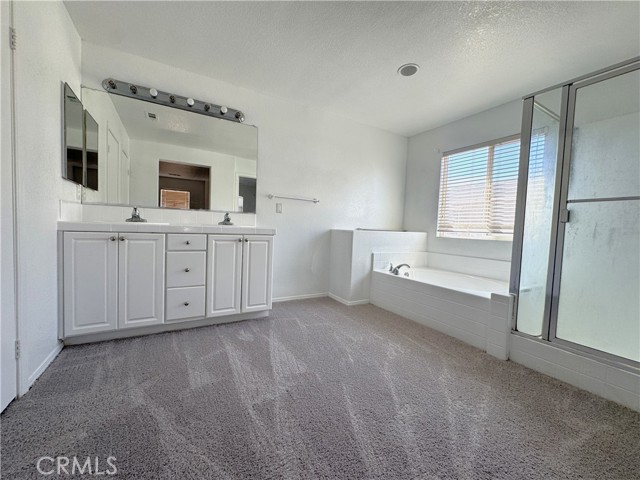 Detail Gallery Image 14 of 26 For 2709 E Avenue J4, Lancaster,  CA 93535 - 5 Beds | 2/1 Baths