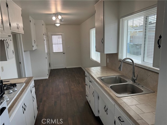 Detail Gallery Image 12 of 33 For 10540 Bogardus Ave, Whittier,  CA 90603 - 5 Beds | 2/1 Baths