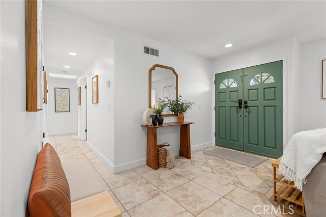 Detail Gallery Image 10 of 40 For 6582 Corrine Cir, Huntington Beach,  CA 92647 - 3 Beds | 2 Baths